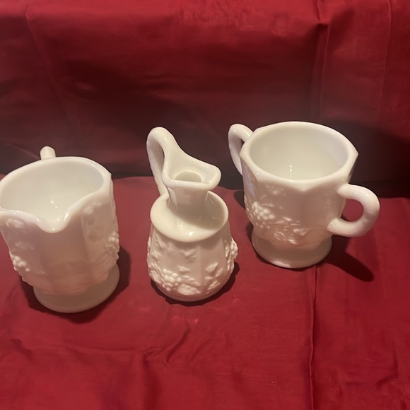 11 Piece Vintage Tea Set with sugar dish, creamer - Picture 10 of 15